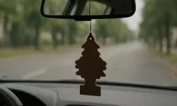 Dikiz aynasına koku asmanın cezası ne kadar? Dikiz aynasına koku asmak yasak mı?