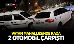 Vatan Mahallesinde Kaza - 2 Otomobil Çarpıştı