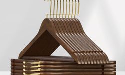 Toptan Ahşap Askı Kullanmanın Mağazalara Sağladığı Avantajlar