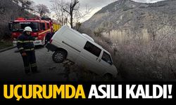 Uçurumda Asılı Kaldı Araç Korku Dolu Anlar Yaşattı