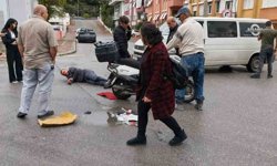 Manavgat'ta kamyonetle çarpışan motosikletin sürücüsü yaralandı