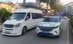 Manavgat'ta motosiklet ile minibüs çarpıştı: 1 yaralı