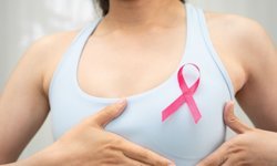 Meme (Göğüs) Kanseri Olduğumuzu Nasıl Anlarız? Belirtiler, Erken Teşhis ve Korunma Yolları