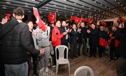 24 yıl sonra gelen tarihi zaferi dev ekrandan takip ettiler