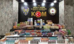 Antalya'da kaçakçılık operasyonlarında silah ve kaçak ürünler ele geçirildi