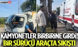 Kamyonetler Birbirine Girdi! Bir Sürücü Araçta Sıkıştı