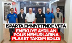 Emekliye Ayrılan Polis Memurlarına Plaket Takdim Edildi