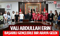 Vali Abdullah Erin Başarılı Gençlerle Bir Araya Geldi