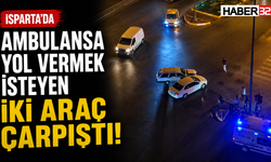 Ambulansa Yol Vermek İsteyen İki Araç Çarpıştılar!