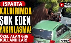 Kaldırımda Şok Eden Yakınlaşma! Özel Alan Gibi Kullandılar!