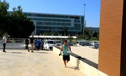 Kan ter içinde elide terlikle yalınayak koşarak geldiği sınavı saniyelerle kaçırdı