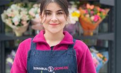 Öğretmenler Günü'nde Çiçek Göndermek: Hangi Çiçek Doğru Mesajı Verir?