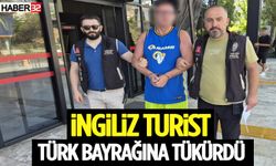 İngiliz Turist Türk Bayrağına Tükürdü