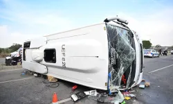Antalya-Isparta yolunda yolcu otobüsü devrildi: 17 yaralı