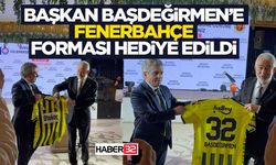 Başkan Başdeğirmen’e Fenerbahçe Forması Hediye Edildi