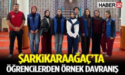 Şarkikaraağaç’ta Öğrencilerden Örnek Davranış