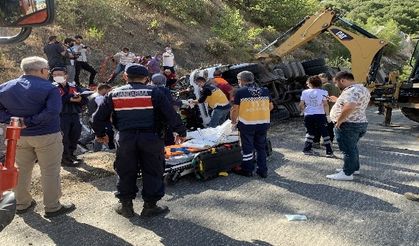 Isparta-Antalya yolunda can pazarı: 2 ölü, 1 ağır yaralı