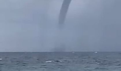 Antalya'da korkutan hortum karaya ulaşmadan kayboldu