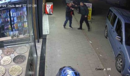 Kardeşler arasında 'alacak-verecek' kavgası: O anlar kamerada