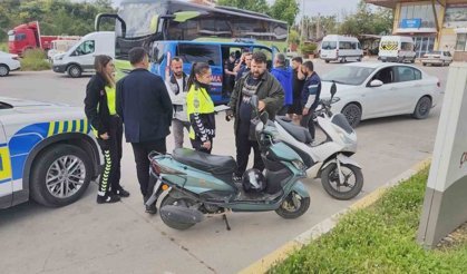 Motorlu bisiklet, motosiklete arkadan çarptı: 2 sürücü yaralandı