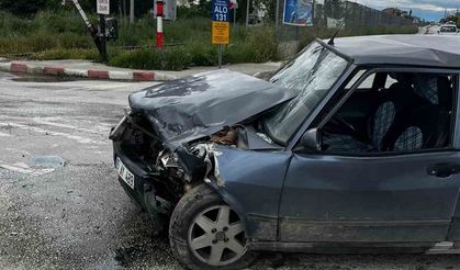 Burdur'da okul servisi ile otomobil çarpıştı: 7 yaralı