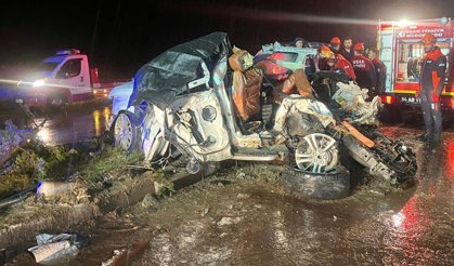 Uşak’ta zincirleme kaza: 4 kişi hayatını kaybetti, 17 kişi yaralandı
