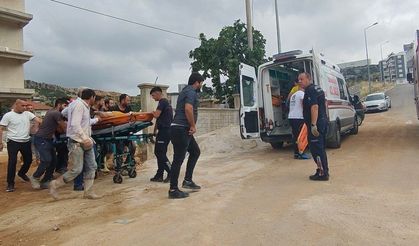 Asansör boşluğuna düşen müteahhit yaralandı