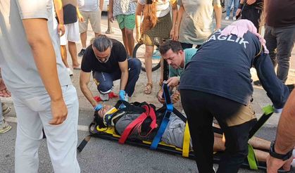 Sürüklenen motosiklet yayaların arasına daldı: 3 yaralı