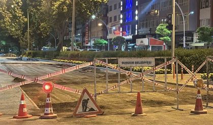 Burdur'da belediyenin gece yaptığı yol çalışması vatandaş talebiyle polis tarafından durduruldu