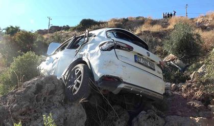 Kontrolden çıkan araç 30 metreden yuvarlandı: 1 yaralı