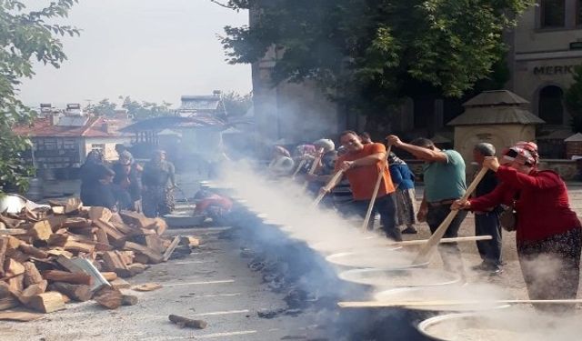 Yusufça'da geleneksel aşure etkinliği