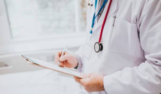 Dubai’de Doktor Olmanın Kapılarını Aralayın