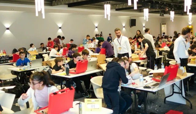 Genç mucitler sahneye çıktı