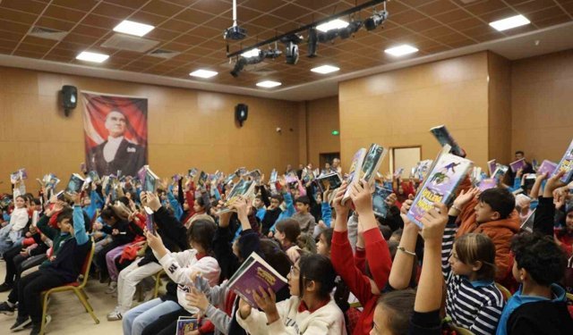 Dijital bağımlılık ve akran zorbalığına karşı kitaplı mücadele