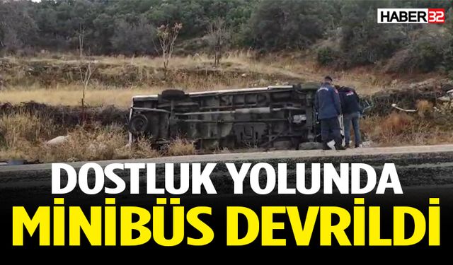 Dostluk Yolunda Servis Minibüsü Devrildi