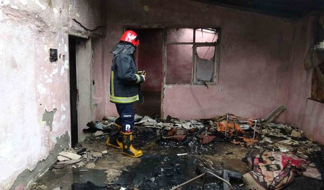 Antalya'da gecekonduda yangın