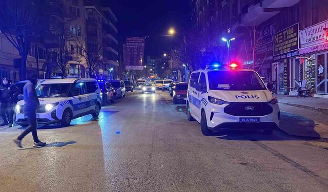 Burdur'da eğlence mekanında çıkan kavgada 2 kişi bıçaklandı