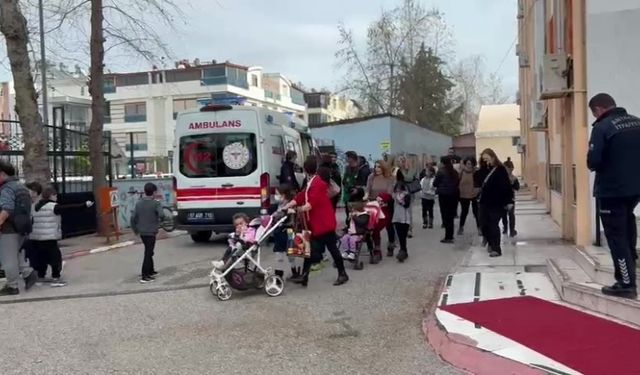 Antalya'da ilkokulda yangın çıktı: Öğrenciler tahliye edildi