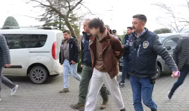 Bir Mesajla Başladı, Kamyonette Bitti: Sosyal Medyada Tanıştığı Adamı Bıçaklayarak Öldürdü