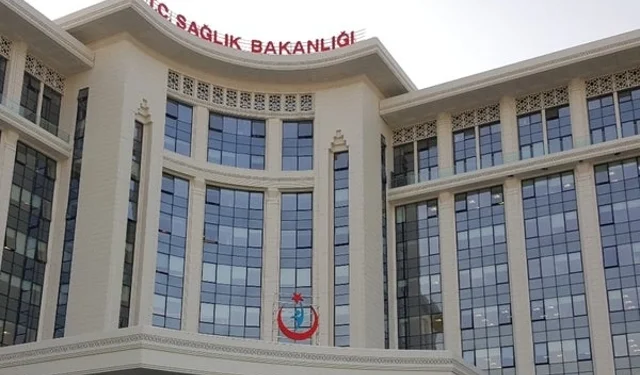 381 bin sağlık çalışanı bayram boyunca görev başında