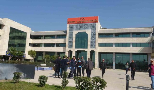 Kaymakamlık binasında ateş açarak kendini odaya kilitleyen şahıs teslim oldu