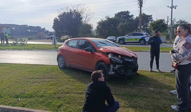 Manavgat'ta otomobiller çarpıştı: 2 kişi yaralı