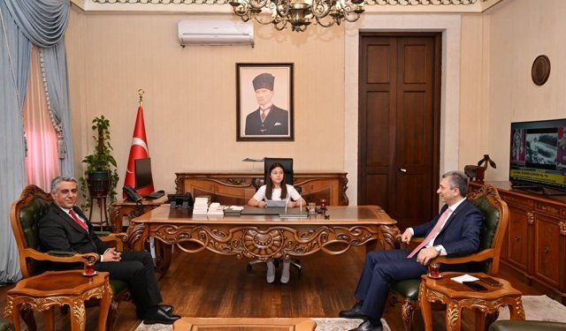 Valilik makamını temsili devralan Nazenin: 'Savaşların değil oyunların konuşulduğu bir gelecek için barış çağrımızı yineliyoruz'