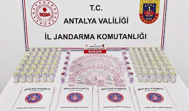 Antalya'da turistlere uyuşturucu satan 15 kişi tutuklandı