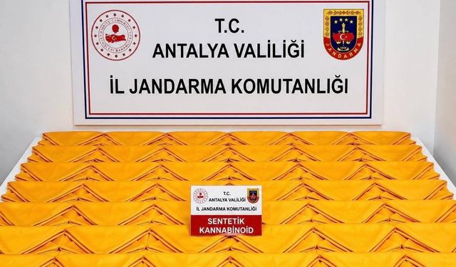 Alanya'da otel odasında 537 bin 600 kullanımlık uyuşturucu madde ele geçirildi