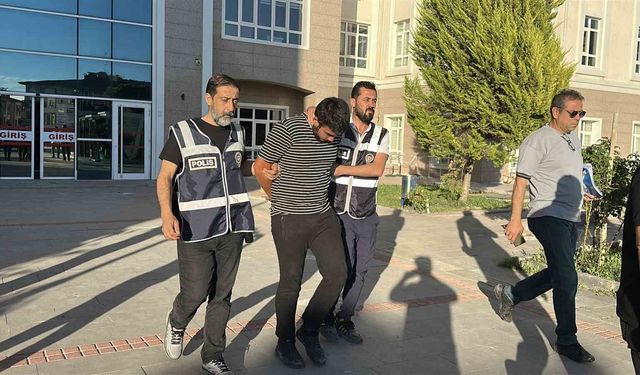 Burdur'da evine gelen adamı öldüren genç tutuklandı