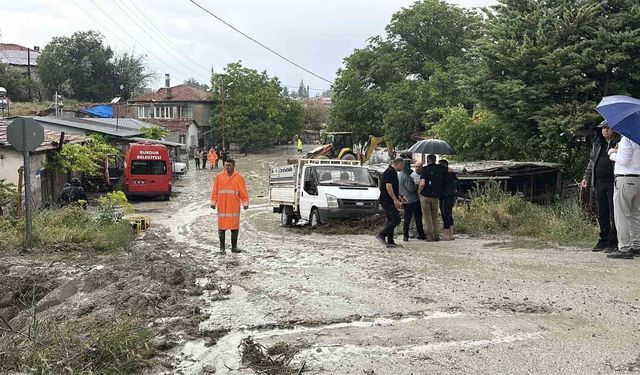 Burdur'da sağanak sonrası bazı evleri su bastı