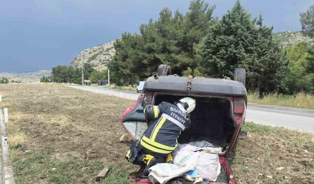 Yoldan çıkan otomobil takla attı: 2 yaralı