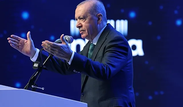 Erdoğan: Rakiplerimiz koltuk kavgasında, biz Türkiye'yi geleceğe hazırlıyoruz