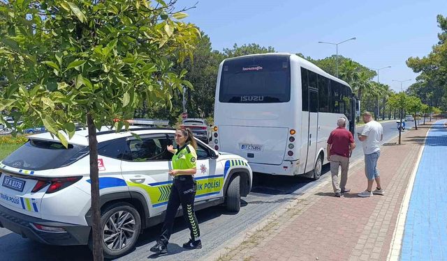 Otel servisiyle çarpışan motosikletli yaralandı